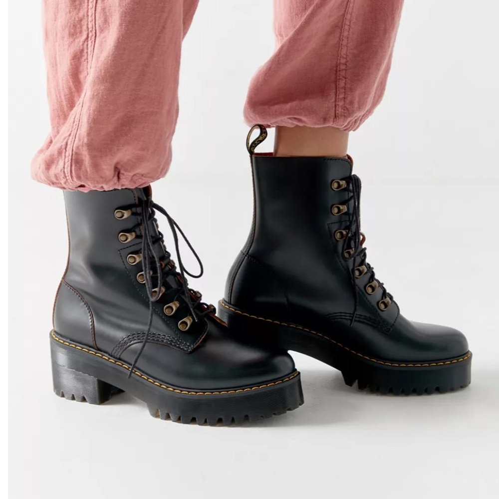 Dr Martens Leona Healed Boots in Burgundy